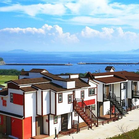 Bluesean Pension Namhae Exterior photo