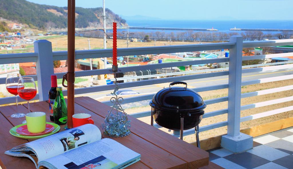 Bluesean Pension Namhae Exterior photo